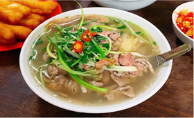 ローカルグルメを堪能